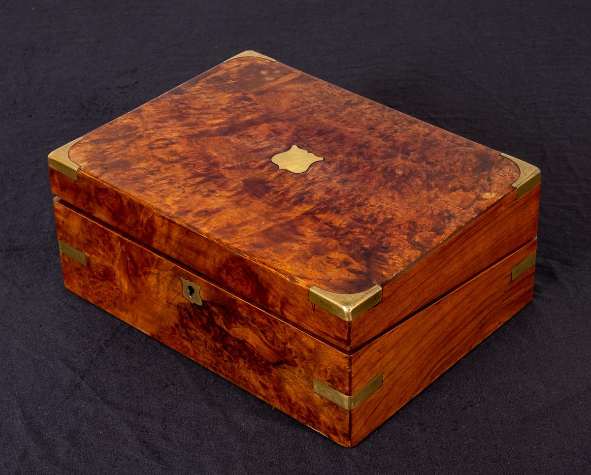 Victorian Walnut Writing Slope (1 of 9) Victorian Walnut Writing Slope (1 of 9)