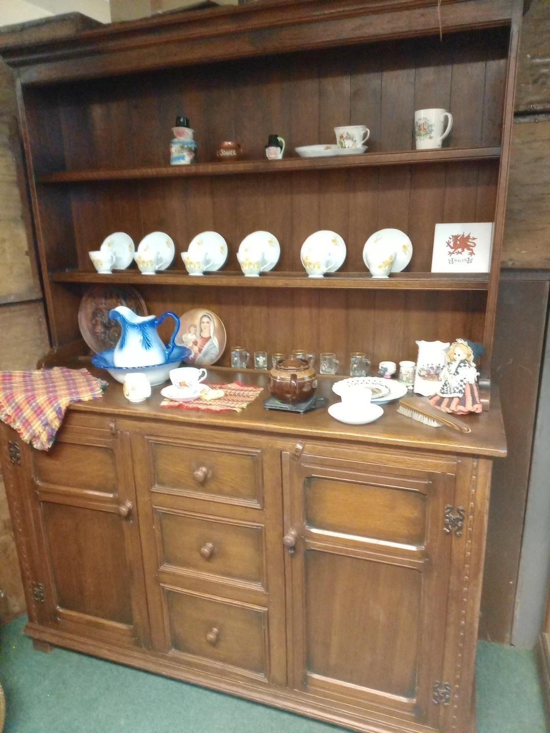 Old Welsh Dresser Reproduction Beautiful Piece (1 of 4)