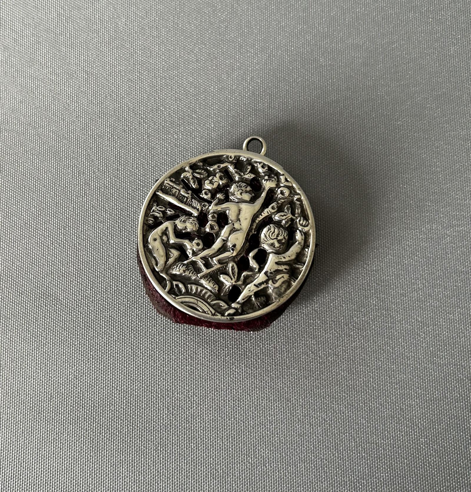 Unusual Victorian Silver 'Wheel' Pin Cushion (1 of 4)