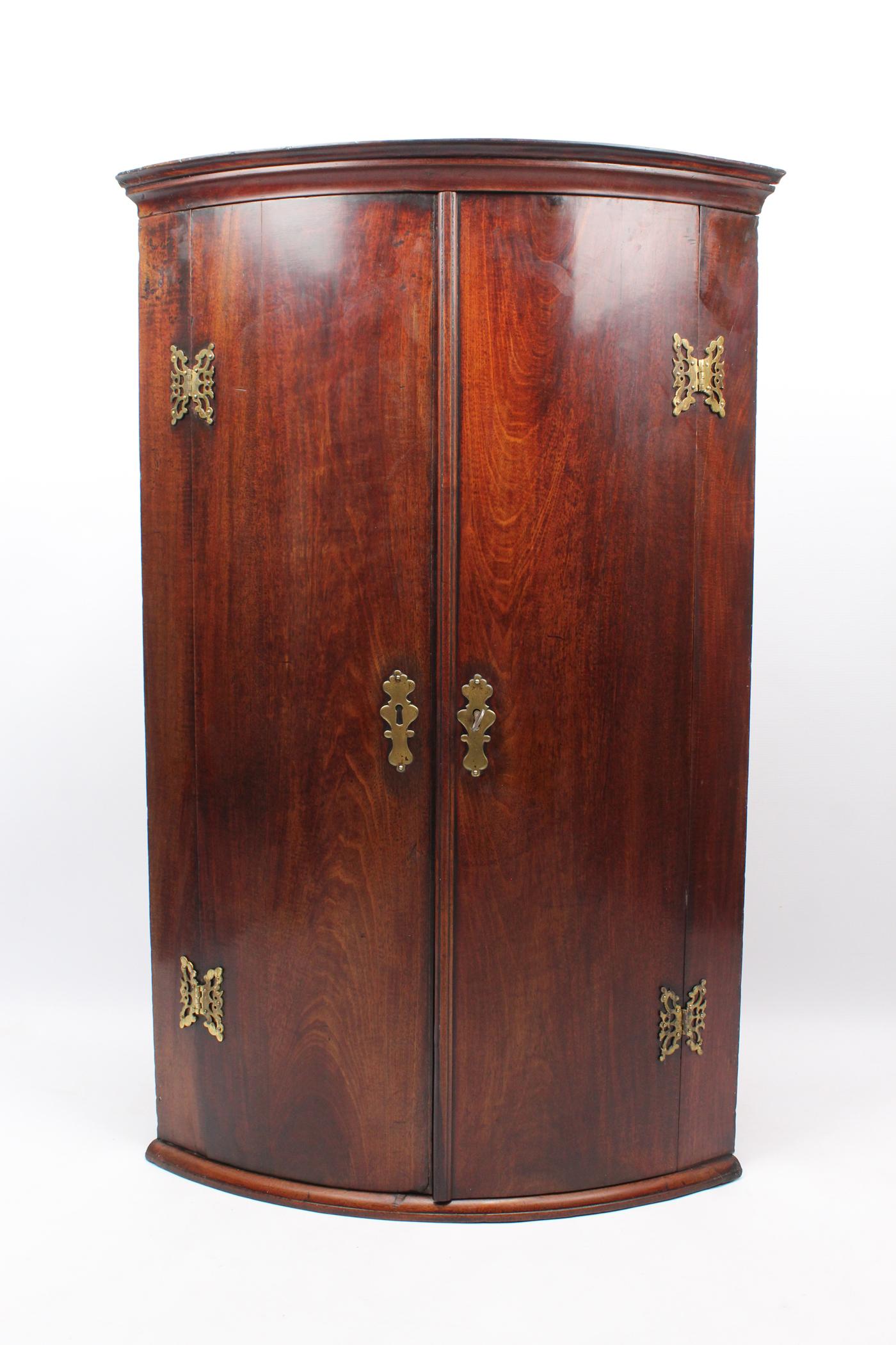 Georgian Mahogany Bow Front Corner Cupboard (1 of 13) Georgian Mahogany Bow Front Corner Cupboard (1 of 13)