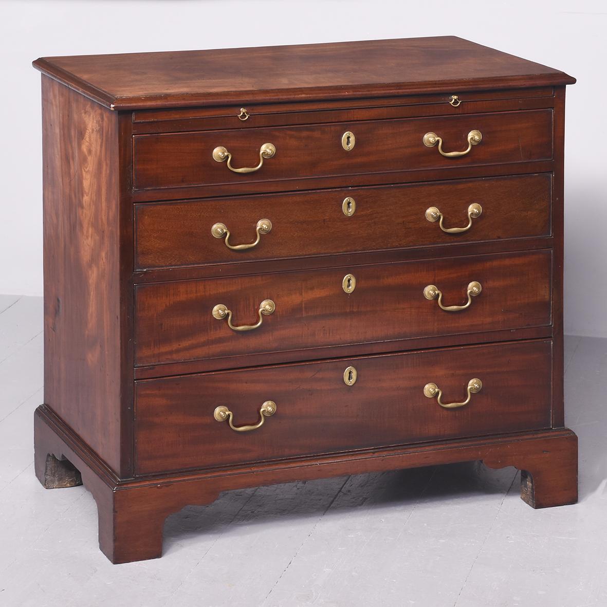 Finest Quality George III Mahogany Neat-sized Chest of Drawers (1 of 8)