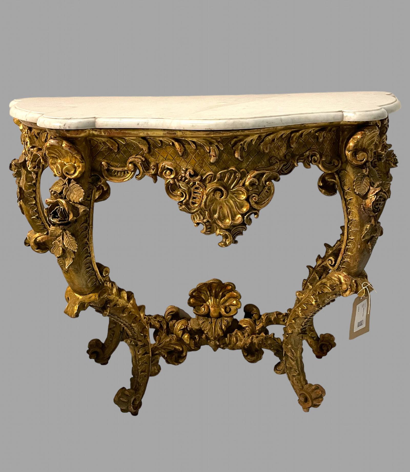 An Italian Giltwood Console Table (1 of 5) An Italian Giltwood Console Table (1 of 5)