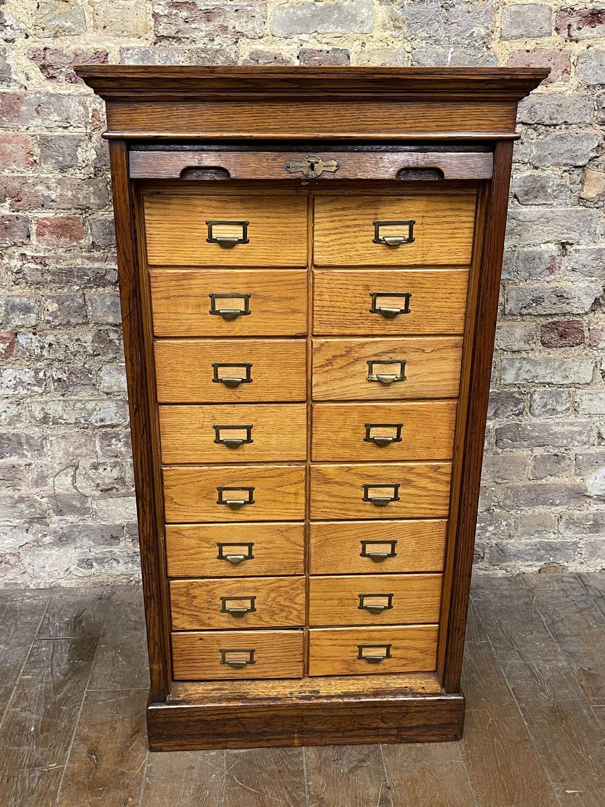 1920s Oak Cabinet (1 of 9) 1920s Oak Cabinet (1 of 9)
