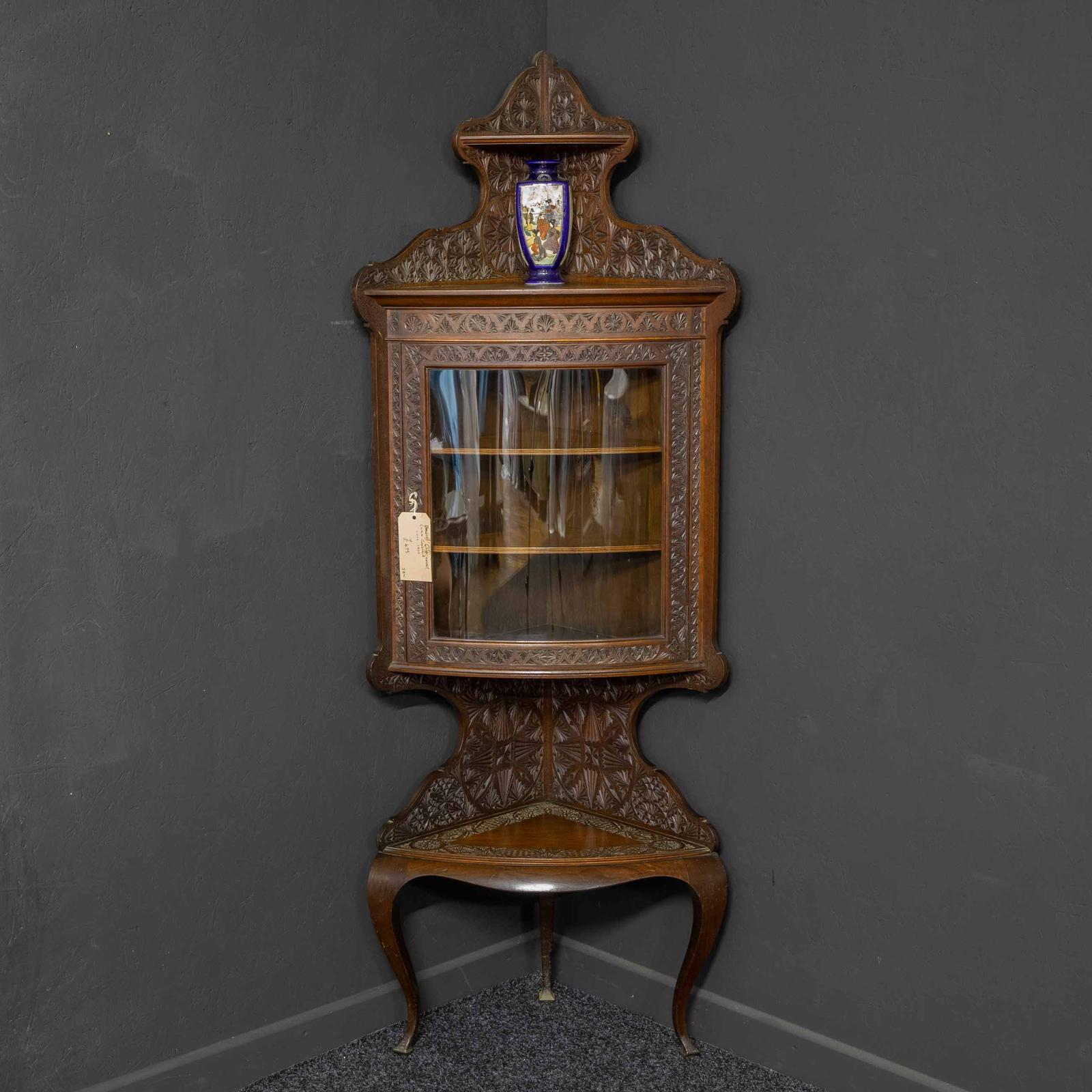 Victorian Walnut Corner Cabinet (1 of 5)