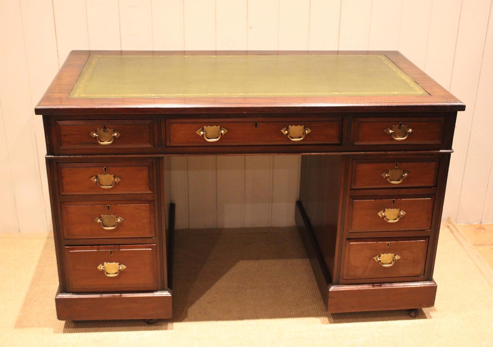 Edwardian Walnut Pedestal Desk (1 of 10) Edwardian Walnut Pedestal Desk (1 of 10)