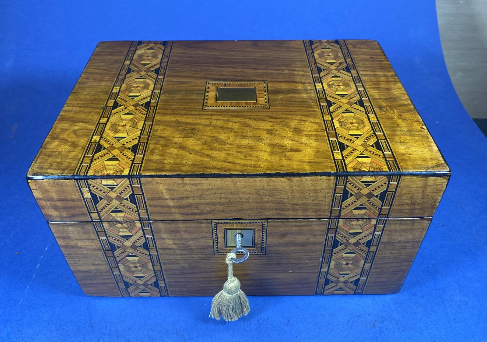 Victorian Walnut Inlaid Tunbridge ware Jewellery Box. (1 of 10) Victorian Walnut Inlaid Tunbridge ware Jewellery Box. (1 of 10)