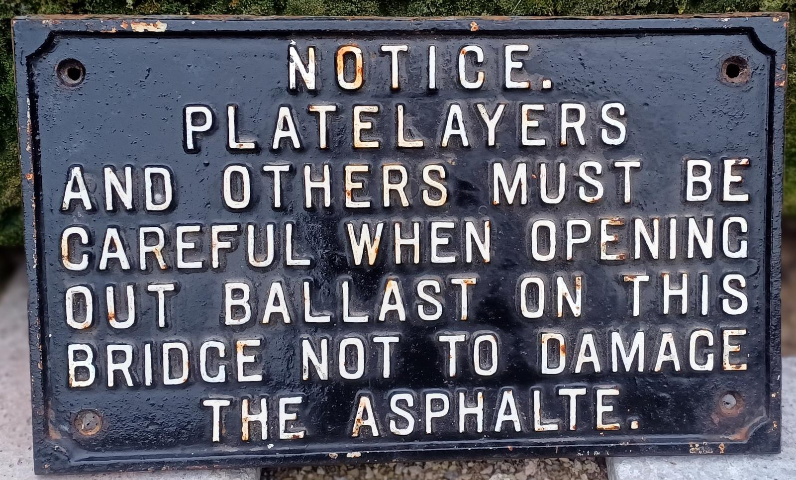 GREAT RAILWAY CAST-IRON SIGN (1 of 1)