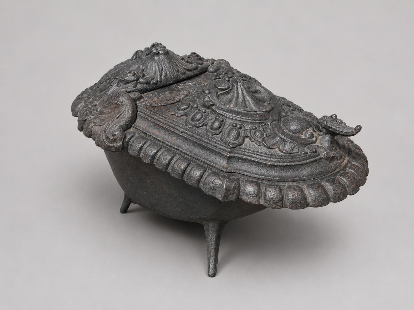French Cast Iron Coal Scuttle Hod Fireplace Grotesque Mask (1 of 16) French Cast Iron Coal Scuttle Hod Fireplace Grotesque Mask (1 of 16)