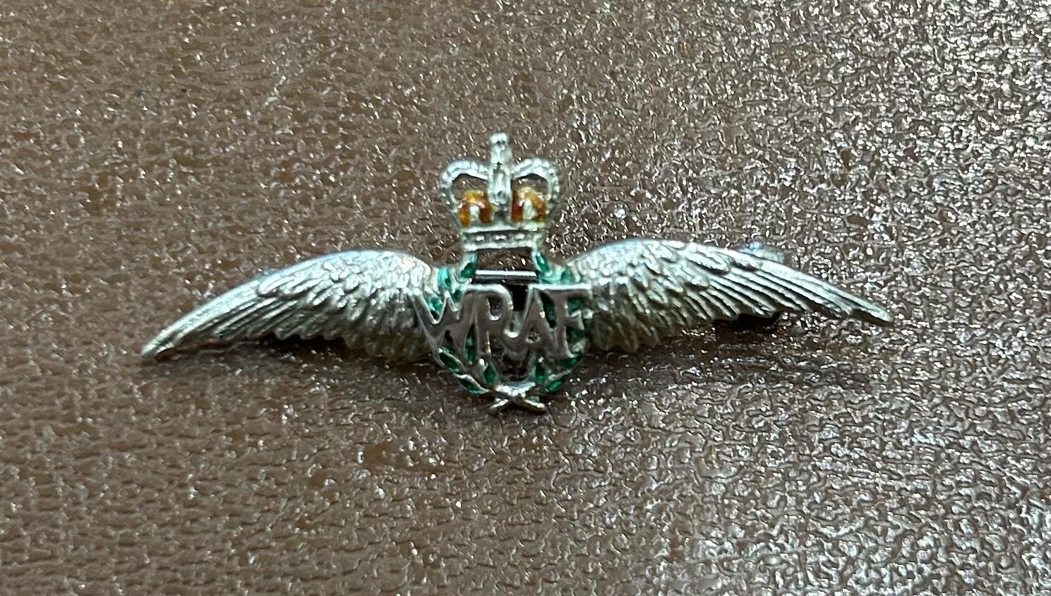 Rare Silver Women’s Royal Are Force Brooch (1 of 2) Rare Silver Women’s Royal Are Force Brooch (1 of 2)