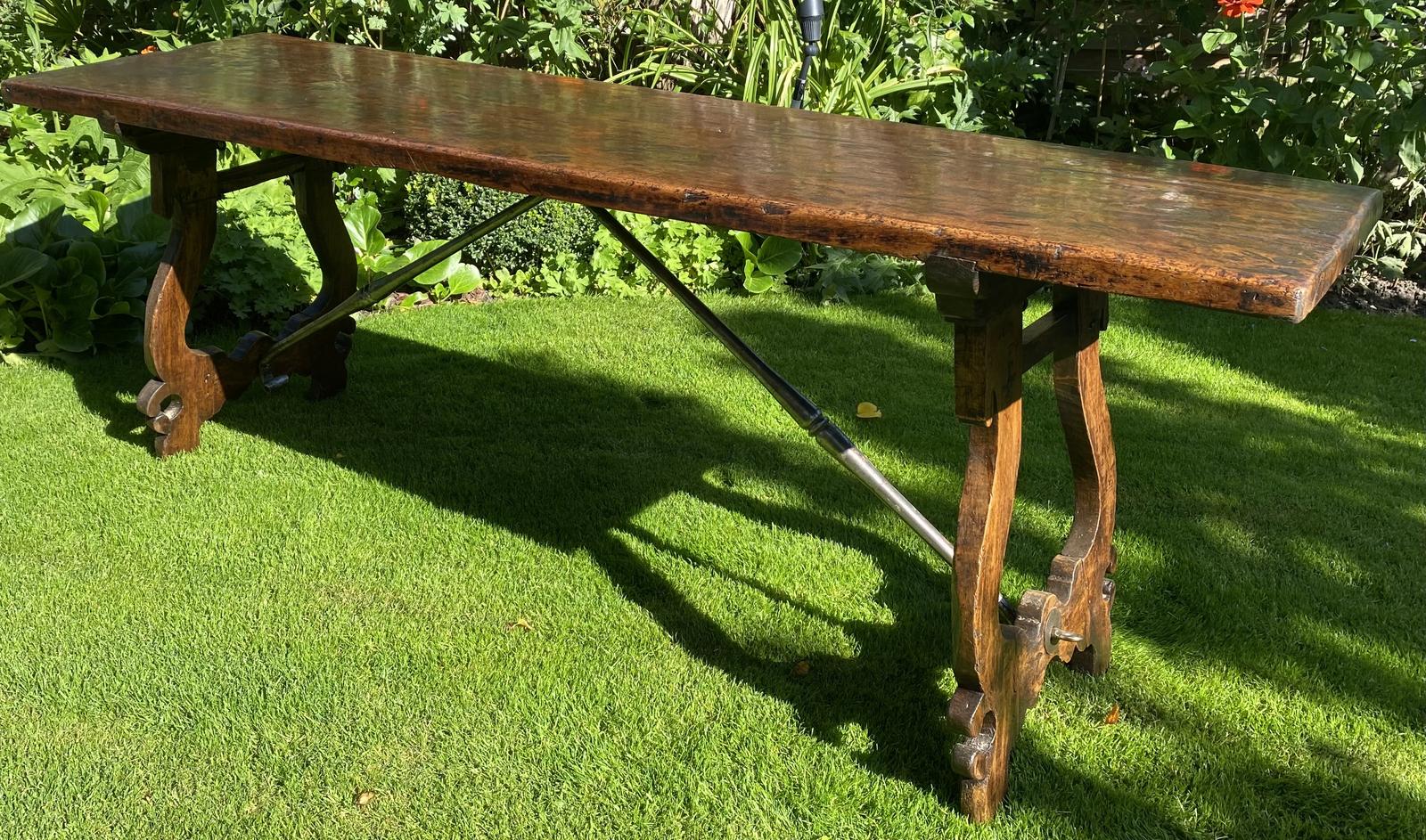 17th Century Spanish Table in Walnut (1 of 7) 17th Century Spanish Table in Walnut (1 of 7)