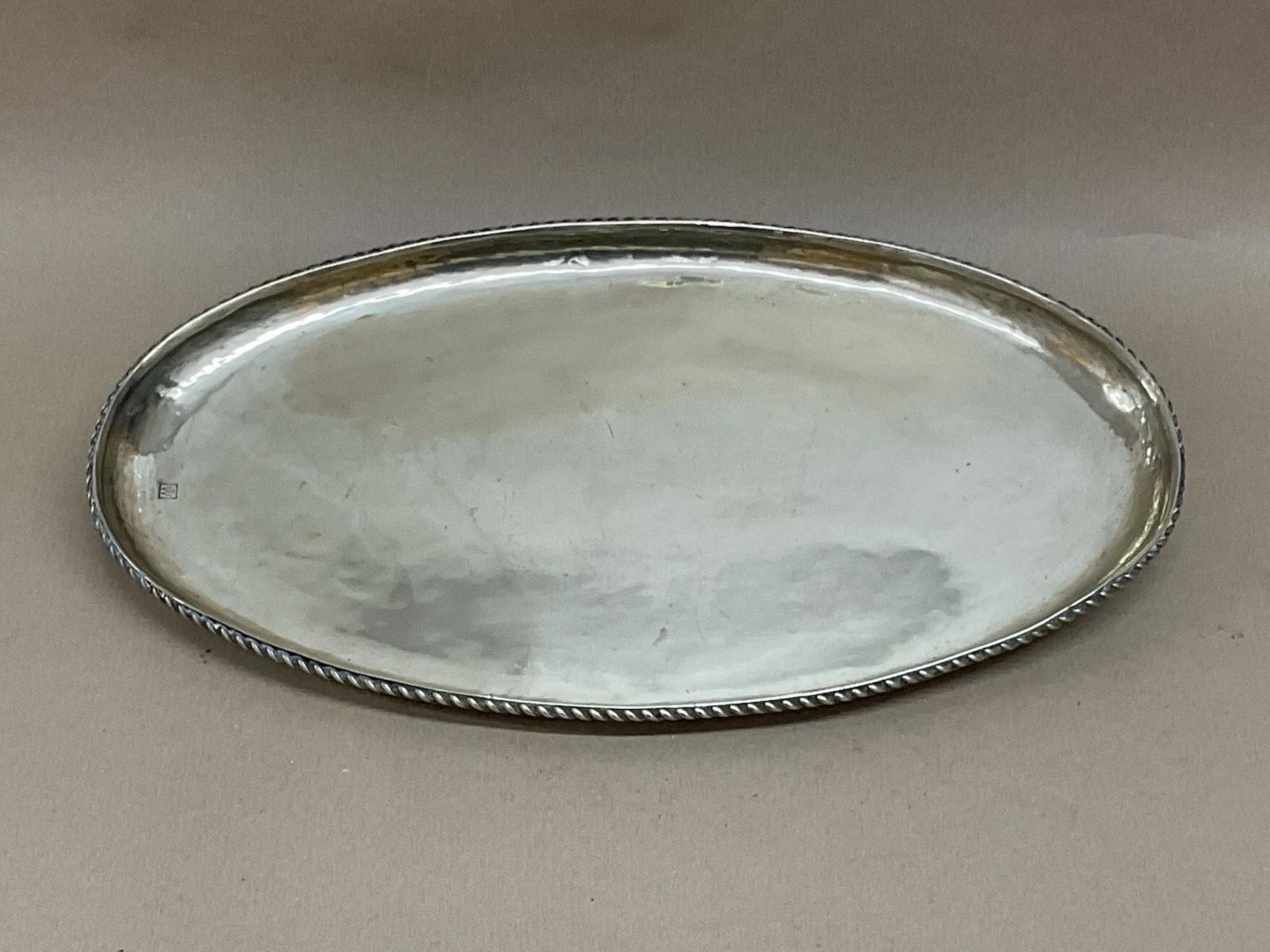 Arts and Crafts Oval Brass Tray By Hugh Wallis C1900 (1 of 5) Arts and Crafts Oval Brass Tray By Hugh Wallis C1900 (1 of 5)