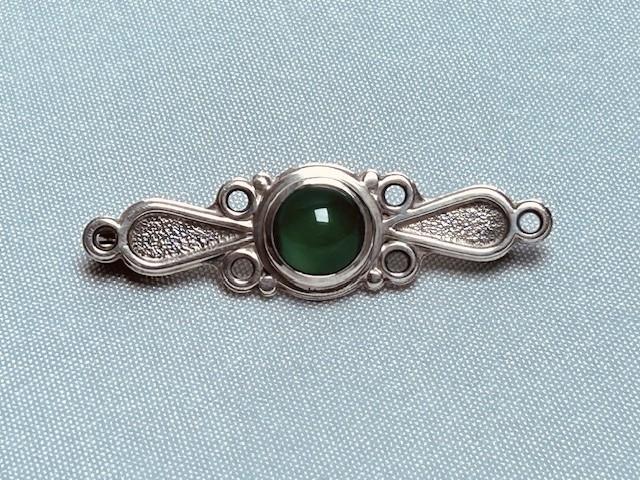 Celtic Design Scottish Silver & Chrysoprase Brooch (1 of 6) Celtic Design Scottish Silver & Chrysoprase Brooch (1 of 6)
