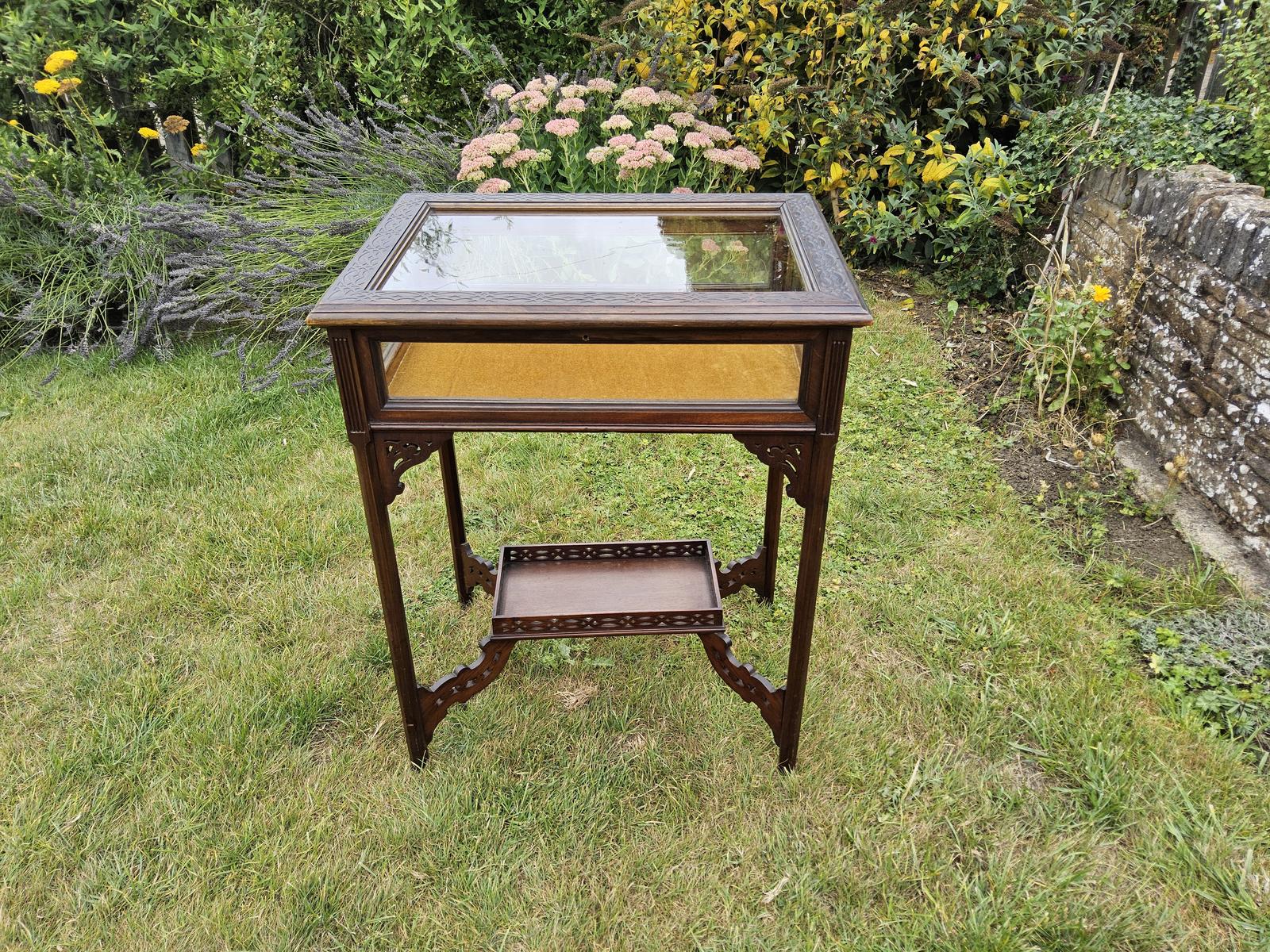 Mahogany Bijouterie Table (1 of 6) Mahogany Bijouterie Table (1 of 6)