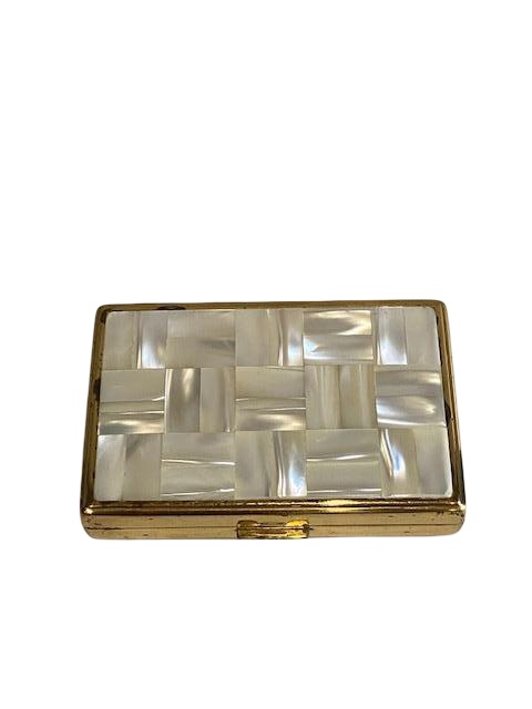 Vintage Mid Century Clover Musical Powder Compact Mother of Pearl Inlay c.1950 (1 of 8) Vintage Mid Century Clover Musical Powder Compact Mother of Pearl Inlay c.1950 (1 of 8)