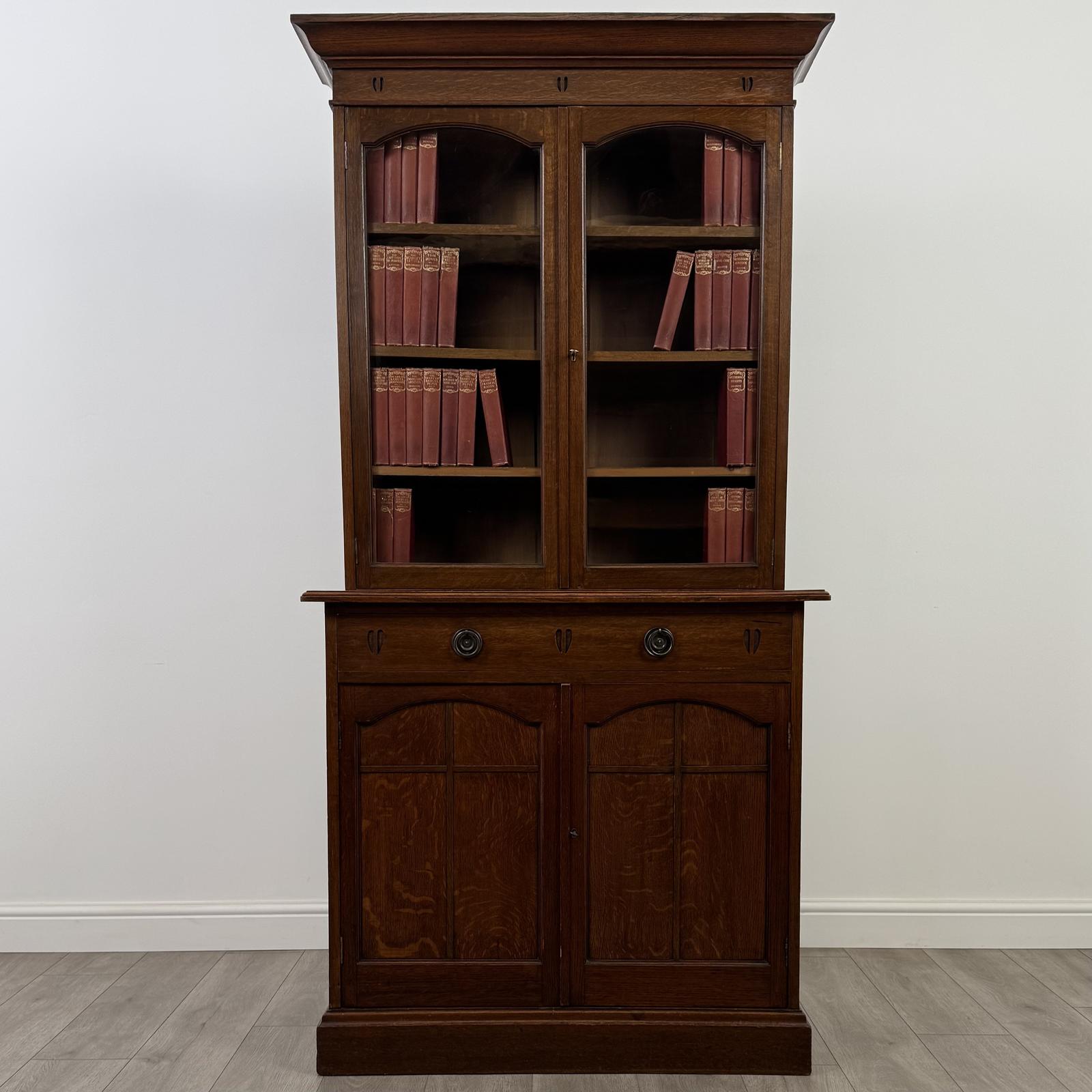 Antique 20th Century Fine Quality Arts & Crafts Bookcase in Oak (1 of 10)