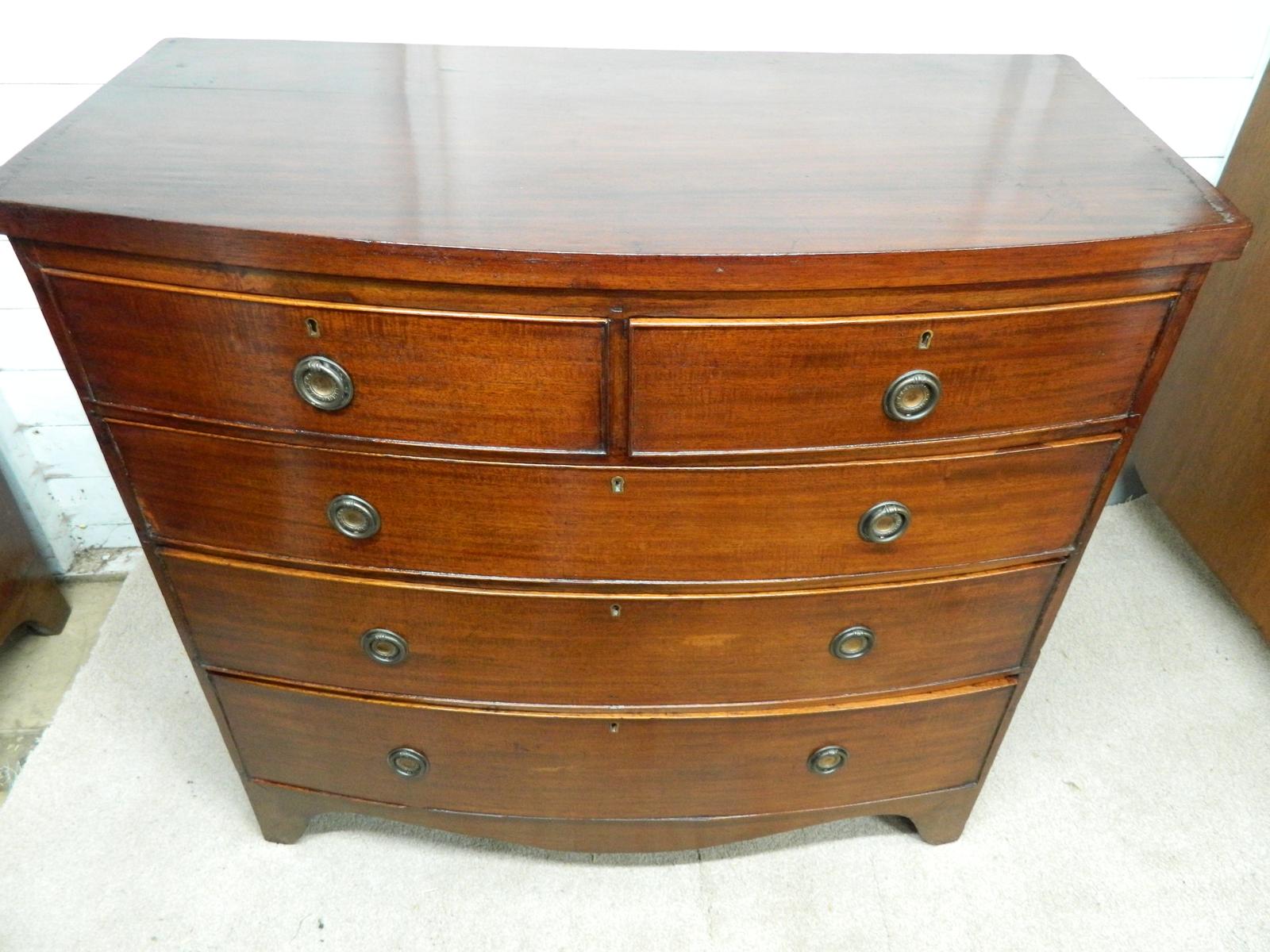 Mahogany Bow Front Chest of Drawers (1 of 21)