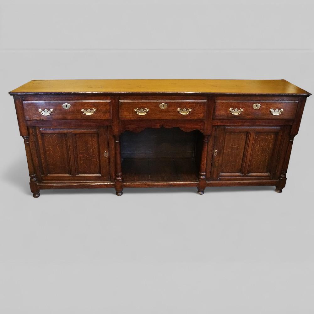 18th Century Oak Dresser Base with Wide Central Dog Kennel (1 of 15)
