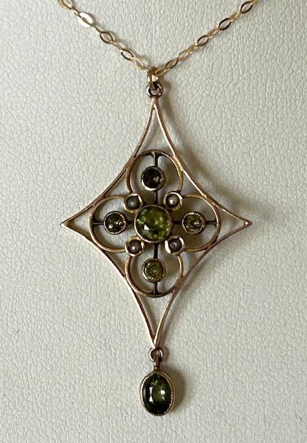 Art Nouveau 9ct Gold & Peridot Lavaliere Pendant Necklace (1 of 6)
