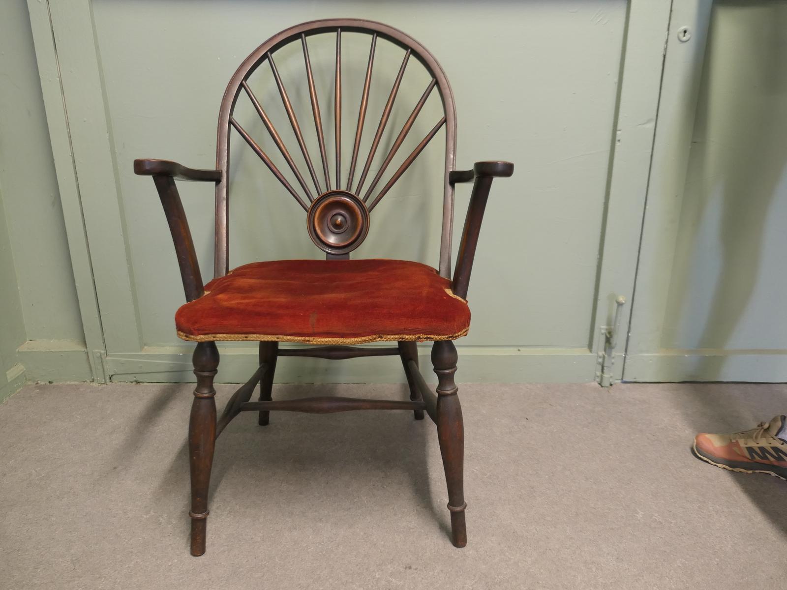 An Arts and Crafts Windsor Carver Chair (1 of 6) An Arts and Crafts Windsor Carver Chair (1 of 6)