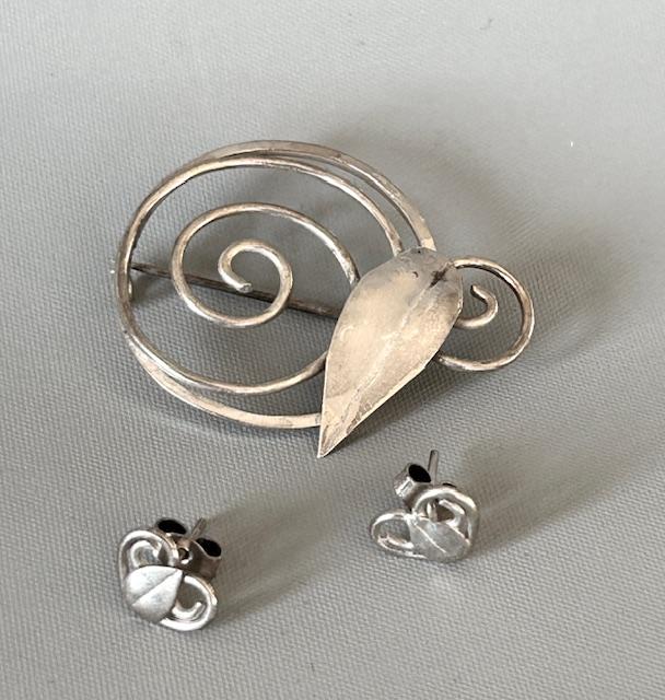 Charles & Gladys Mumford Silver Swirl Brooch & Earrings (1 of 7) Charles & Gladys Mumford Silver Swirl Brooch & Earrings (1 of 7)