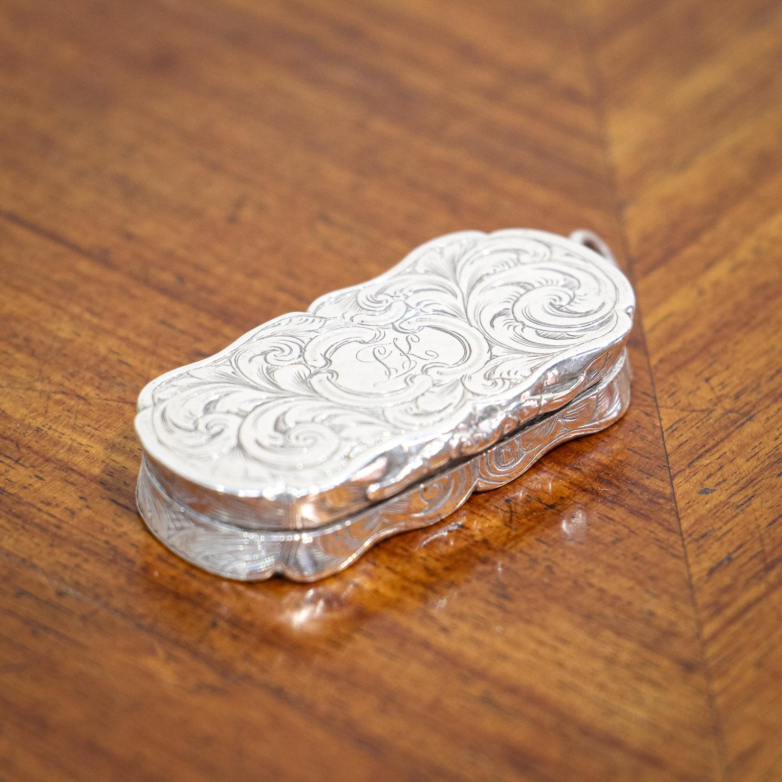 Early Victorian Silver Vinaigrette (1 of 7)