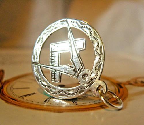 Masonic Pocket Watch Chain Fob Antique Sterling Silver Hallmarked Chester 1916 (1 of 8) Masonic Pocket Watch Chain Fob Antique Sterling Silver Hallmarked Chester 1916 (1 of 8)
