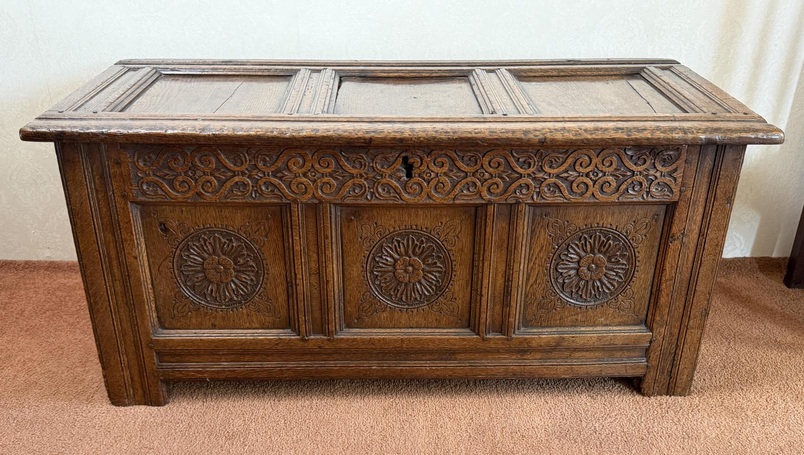 Good 17th Century English Oak Coffer (1 of 7) Good 17th Century English Oak Coffer (1 of 7)