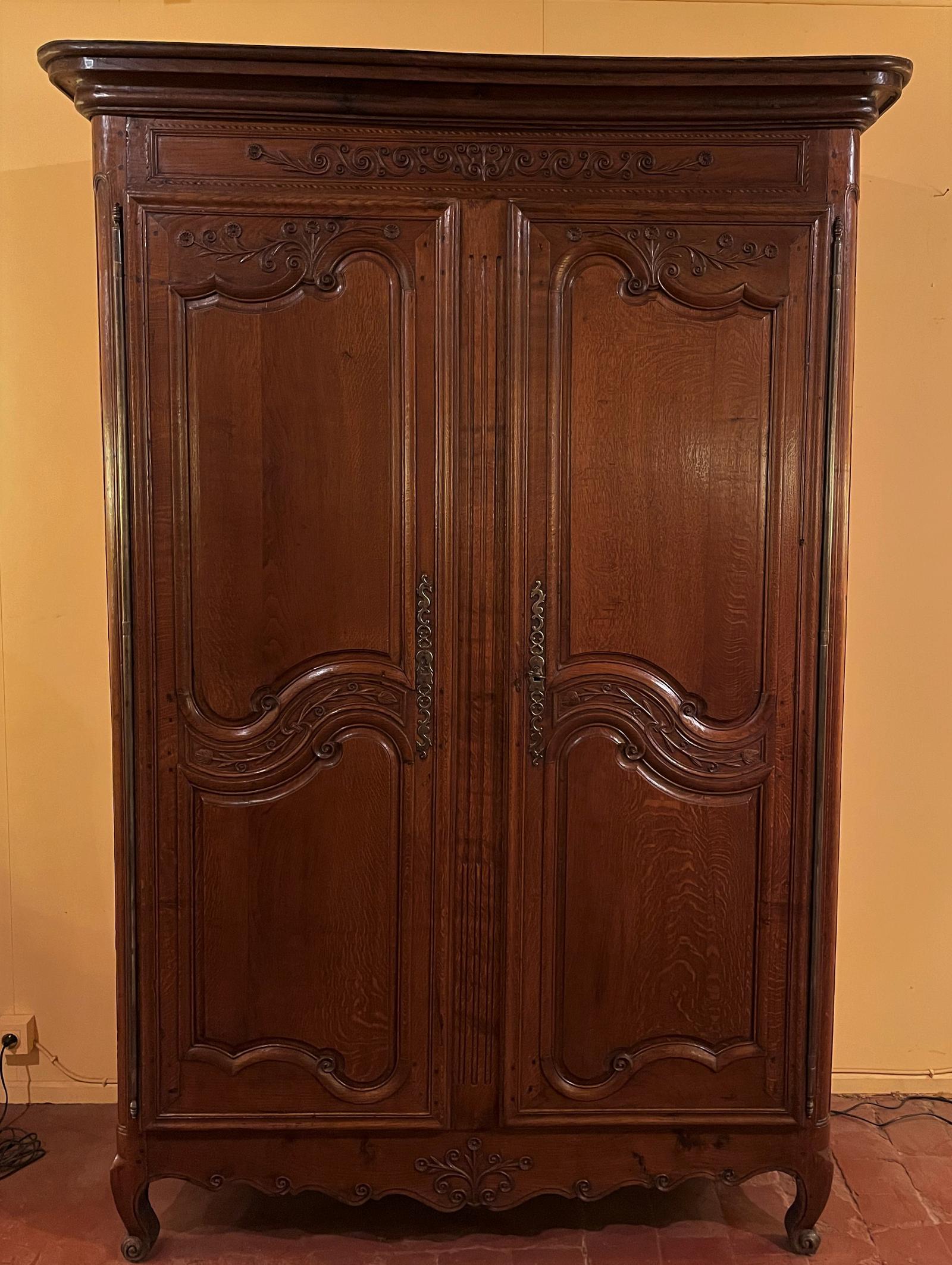 Louis XV French Wardrobe From Normandy In Oak -18 ° Century (1 of 10)