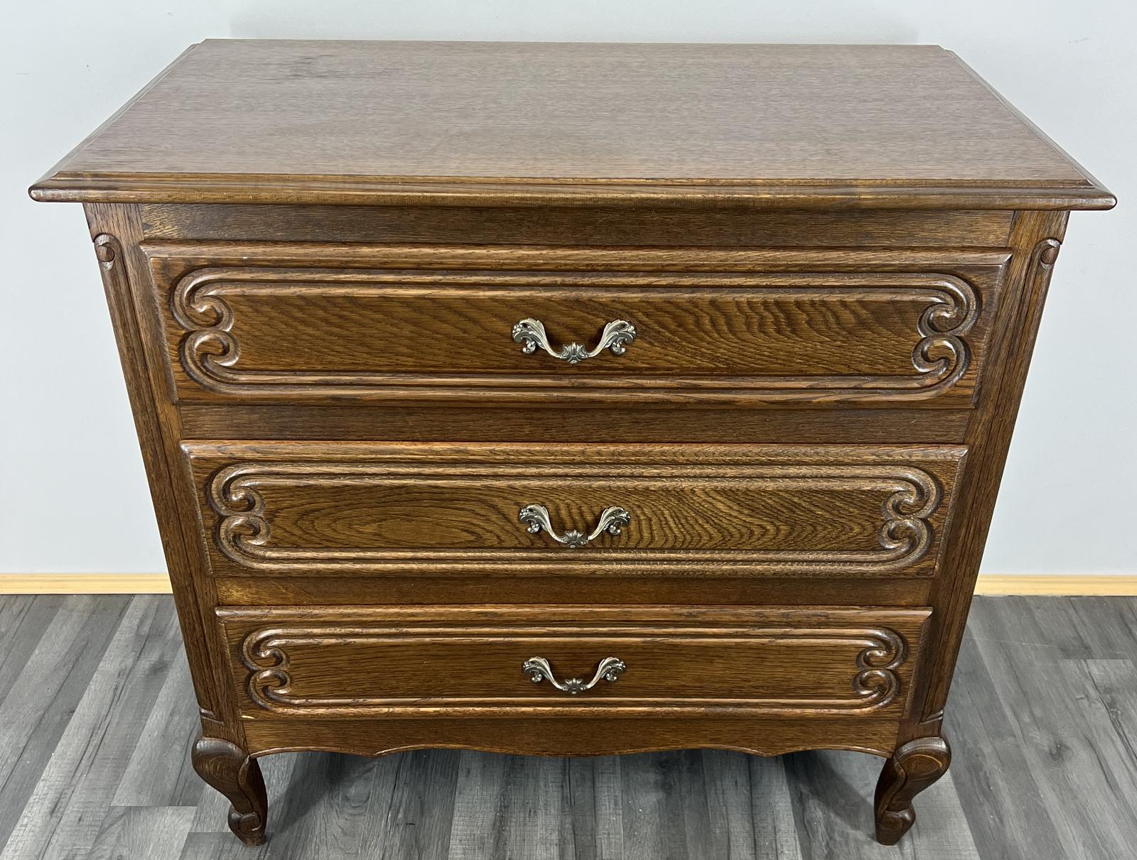 Vintage French Chest of Drawers (1 of 10) Vintage French Chest of Drawers (1 of 10)