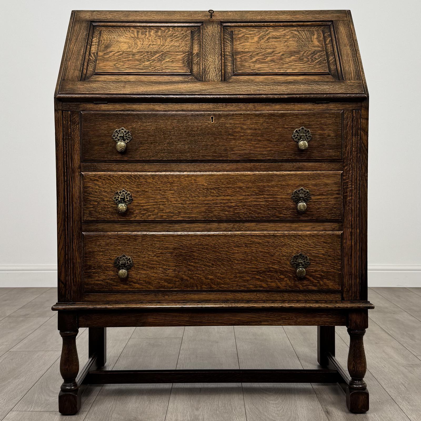 Antique 20th Century Good Quality Bureau In Oak (1 of 13)