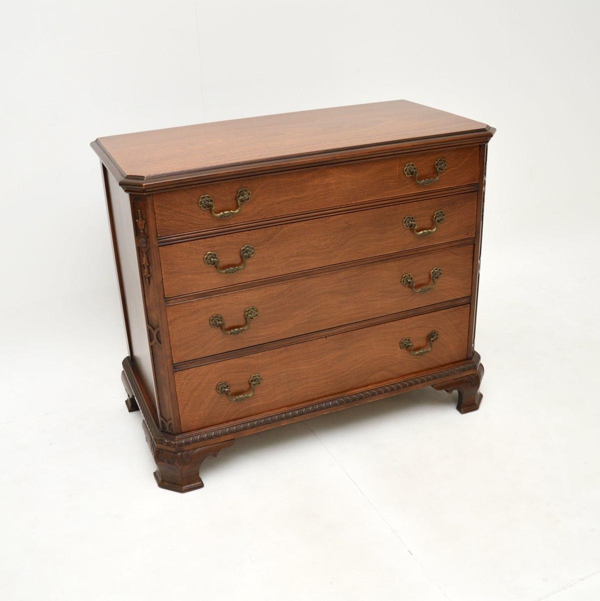 Georgian Style Mahogany Chest of Drawers (1 of 9)