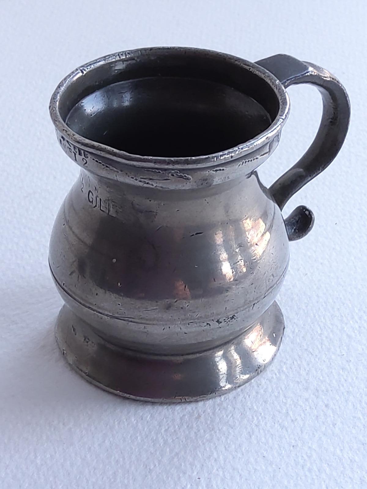 Victorian 1/2 Gill Pewter Measure (1 of 6)