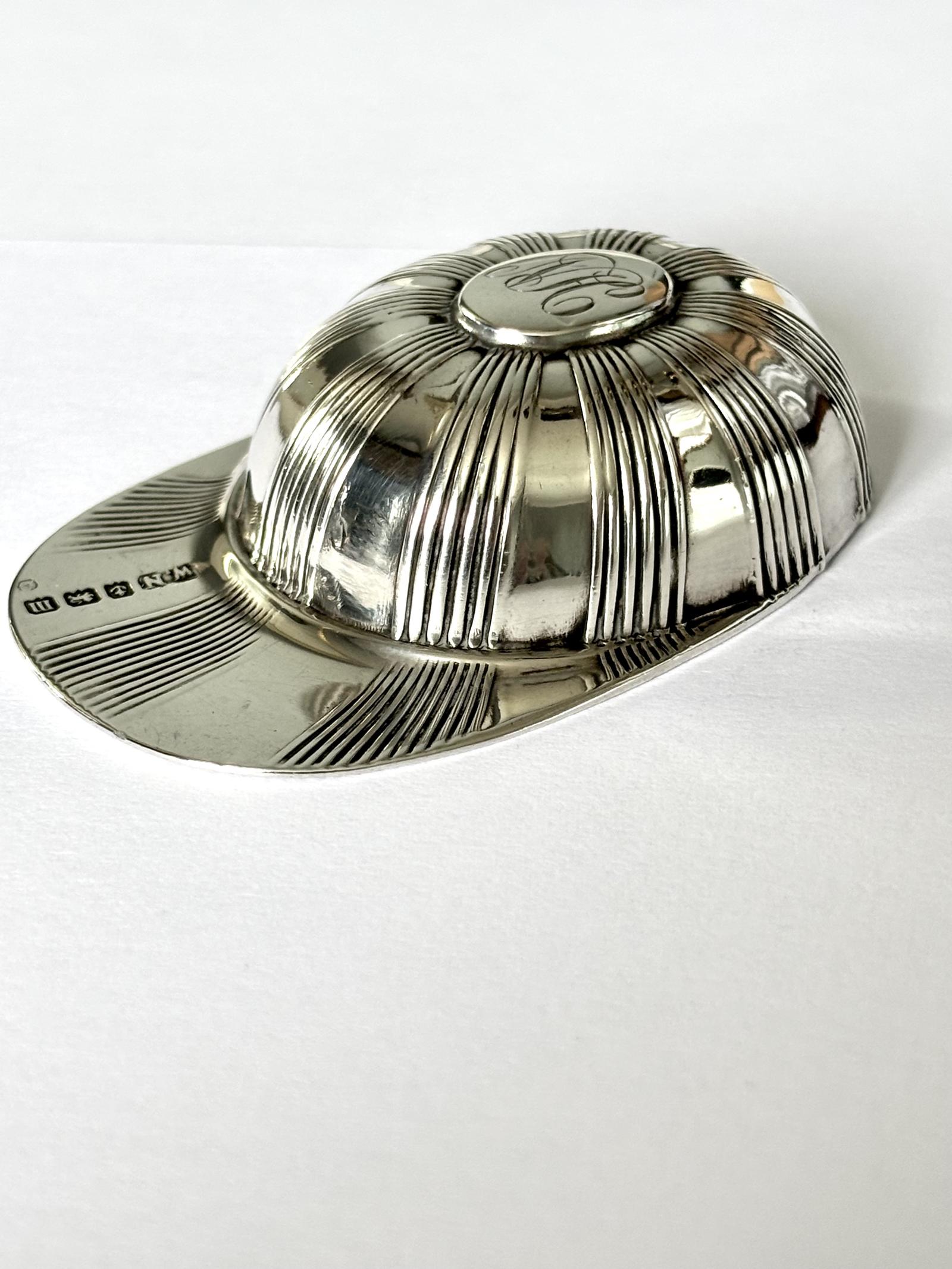 George V Silver Jockeys Cap Caddy Spoon William Neale Birmingham 1911 (1 of 6) George V Silver Jockeys Cap Caddy Spoon William Neale Birmingham 1911 (1 of 6)