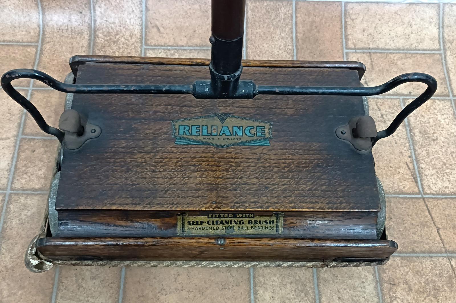 A 'Reliance' Carpet Sweeper (1 of 3)