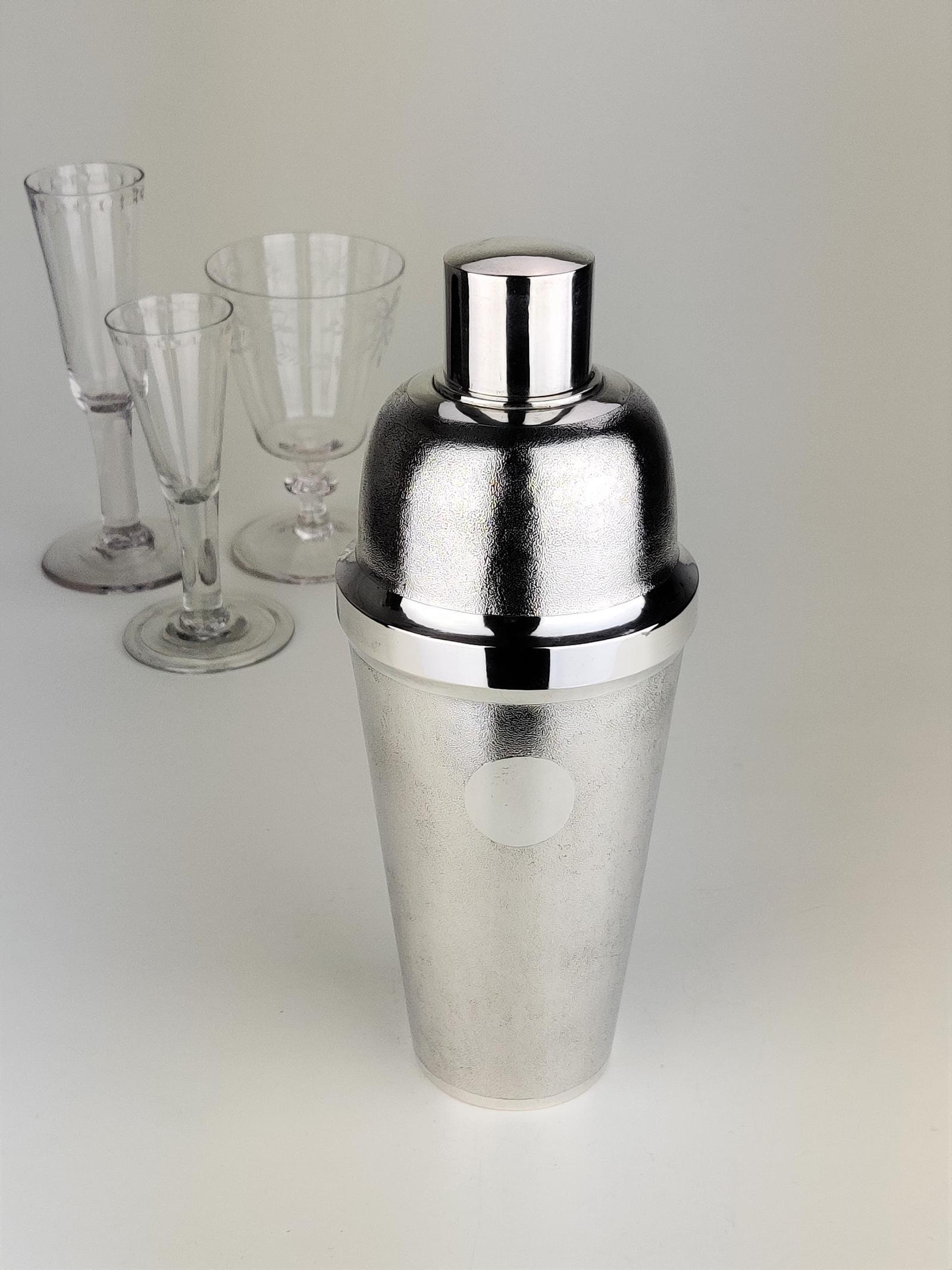 Solid Silver Cocktail Shaker (1 of 14) Solid Silver Cocktail Shaker (1 of 14)