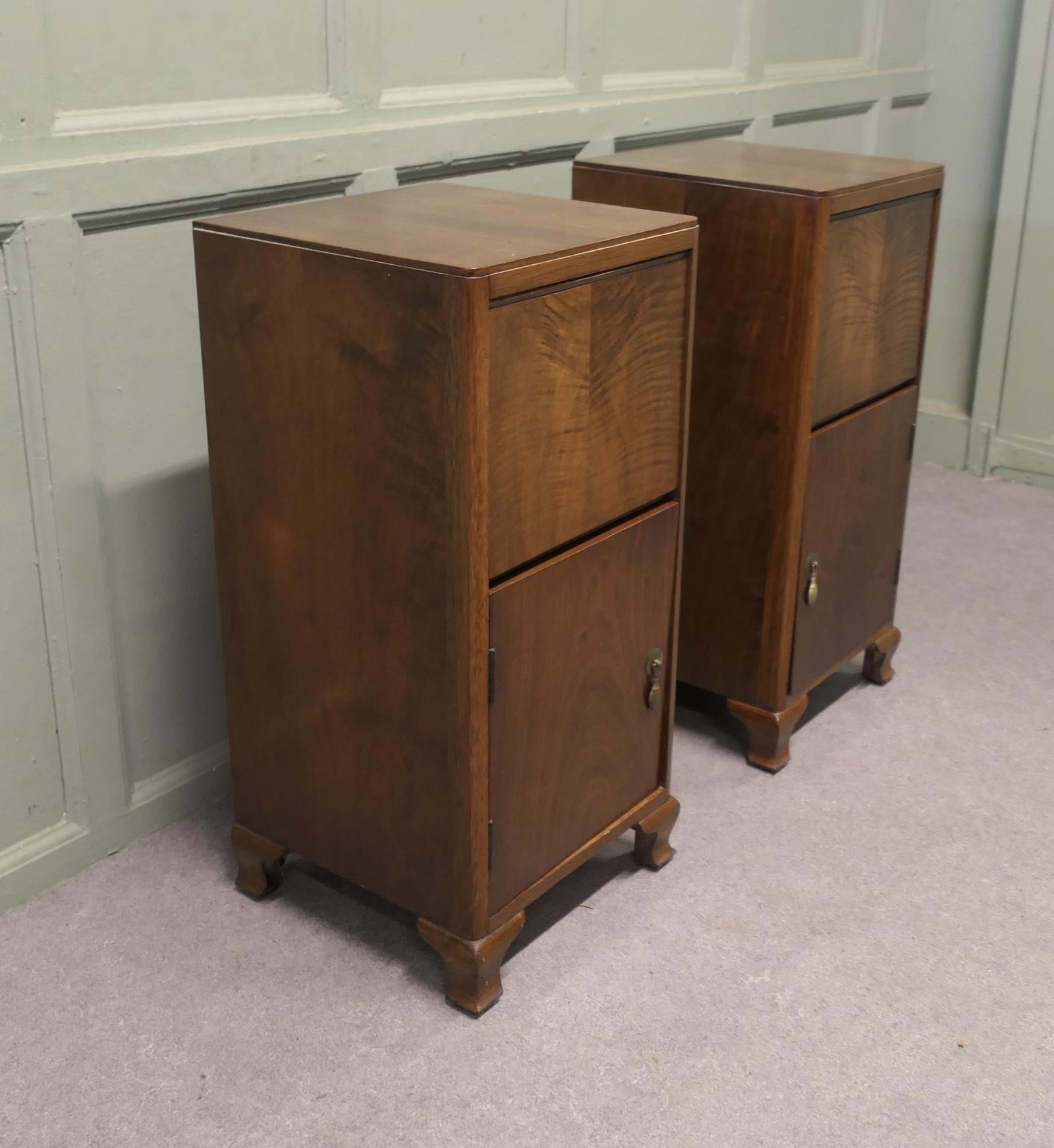 A Pair of Figured Walnut Art Deco Bedside Cabinets (1 of 5) A Pair of Figured Walnut Art Deco Bedside Cabinets (1 of 5)