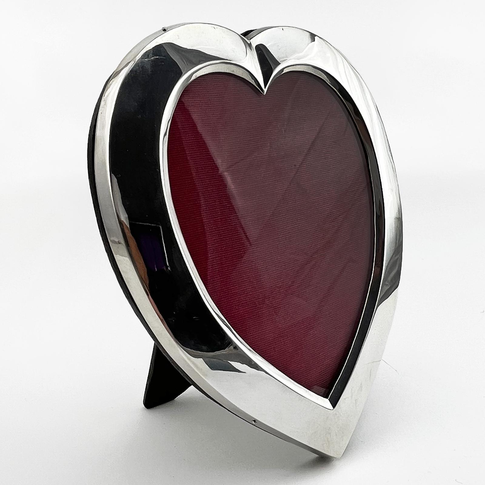 William Comyns Heart Shaped Sterling Silver Photo Frame (1 of 6) William Comyns Heart Shaped Sterling Silver Photo Frame (1 of 6)