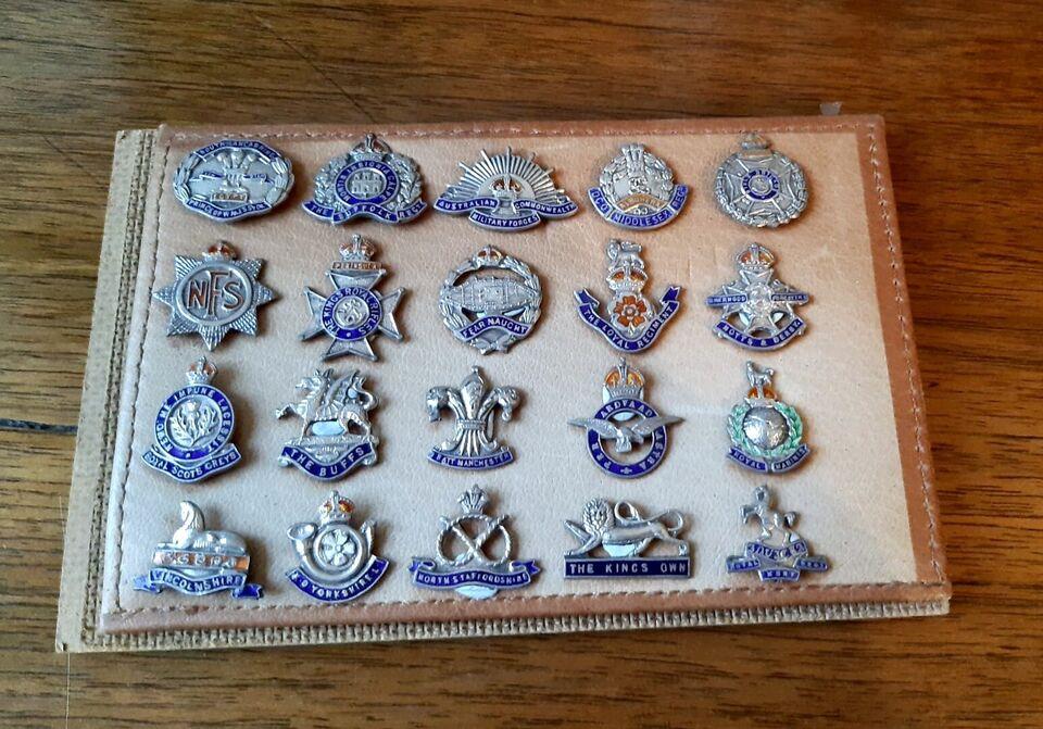 World War II Lapel Badges in Presentation Box (1 of 4)