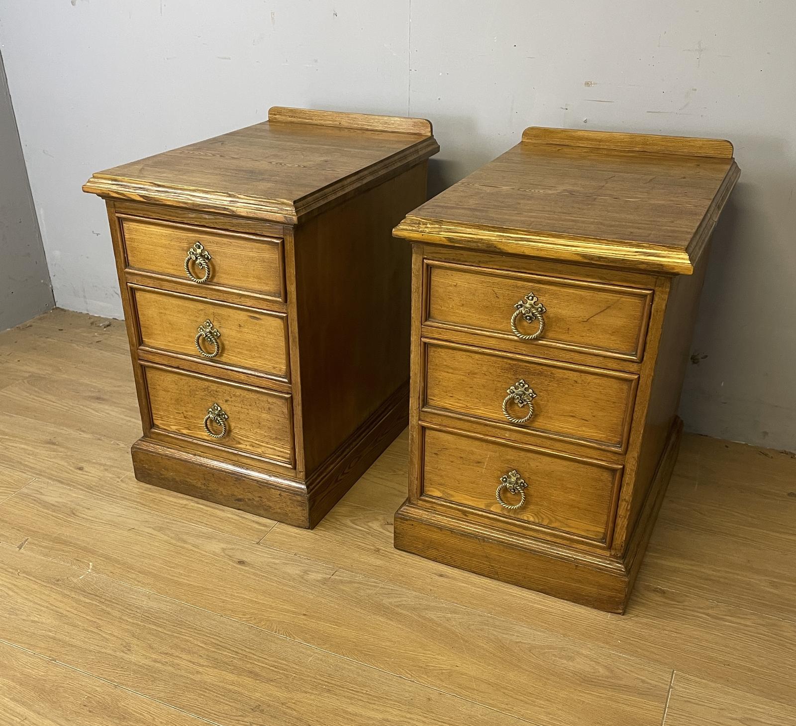 Pair of 19th Century Golden Ash Bedside Cabinets c.1880 (1 of 12)