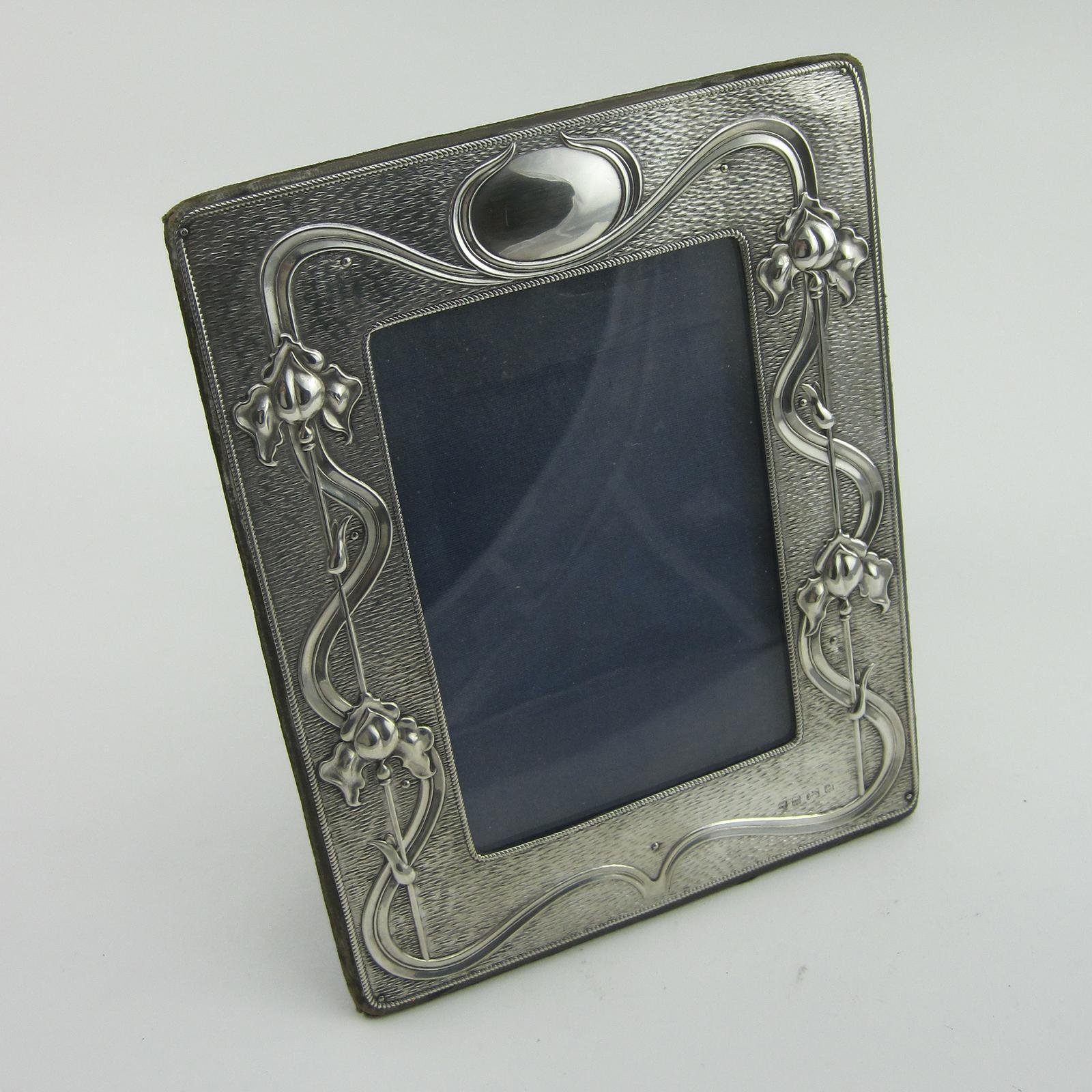 Art Nouveau Style Silver Photo Frame with Repousse Entrelac Decoration (1 of 7) Art Nouveau Style Silver Photo Frame with Repousse Entrelac Decoration (1 of 7)