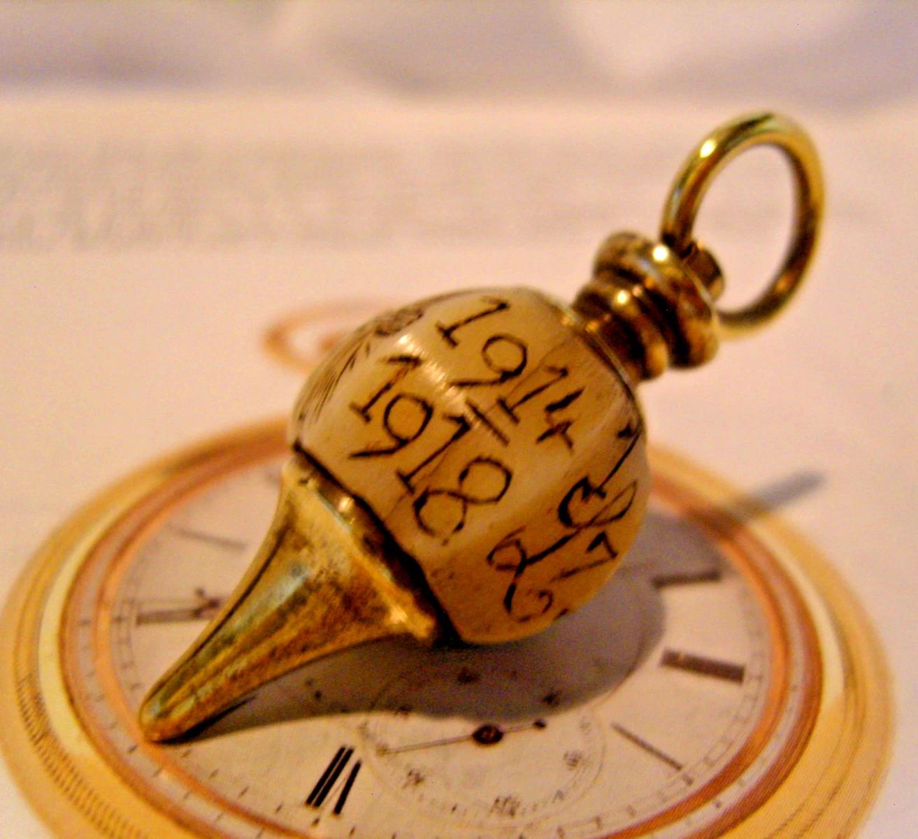 Pocket Watch Chain Fob WW1 Gambling Spinner 1914 - 1918 Antique Large Fob (1 of 10) Pocket Watch Chain Fob WW1 Gambling Spinner 1914 - 1918 Antique Large Fob (1 of 10)