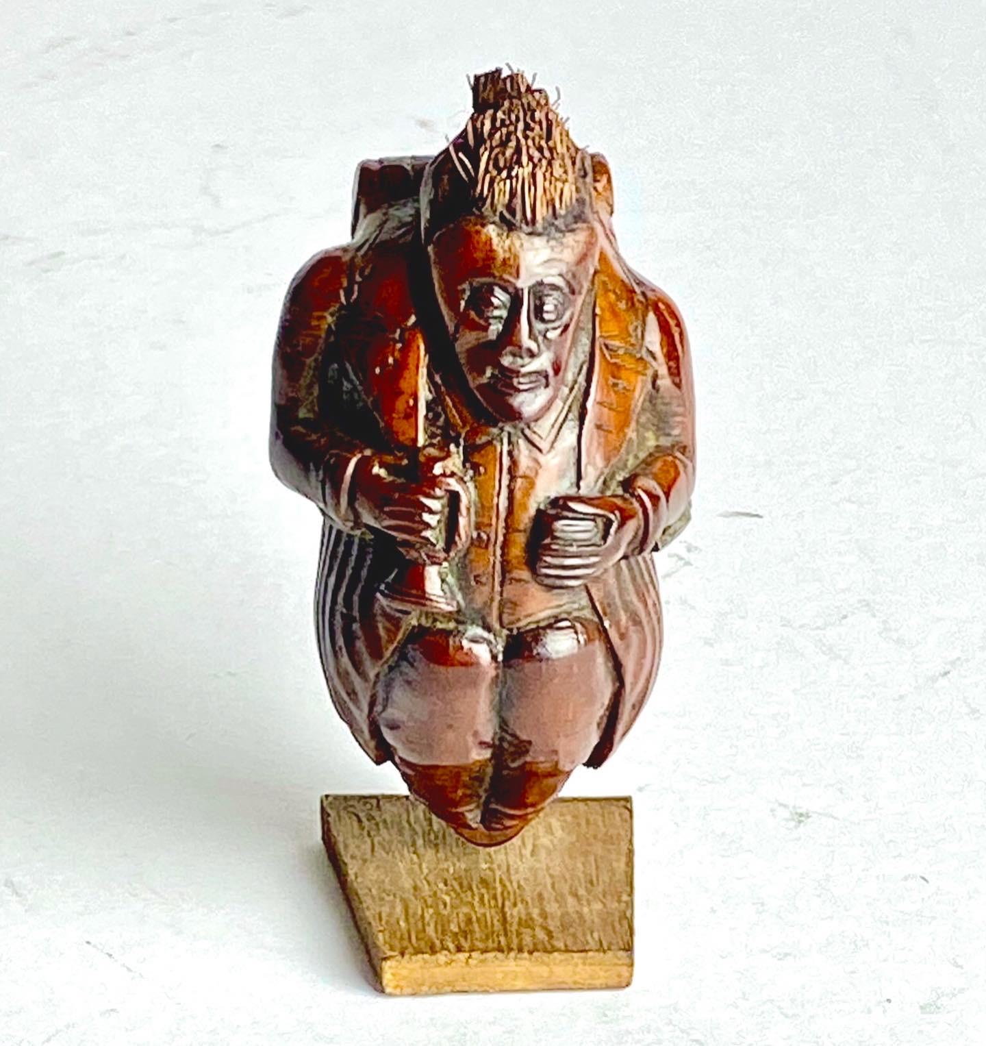 Coquilla Nut Soldier Snuff Box (1 of 9)