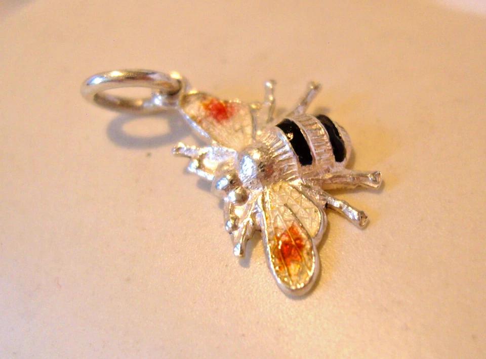 Silver Bumble Bee Charm Vintage 1970s Dainty Enamelled Pendant (1 of 9)