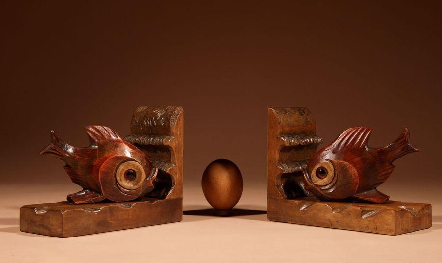 Black Forest Pair of Amusing Carved Goldfish Bookends (circa 1900-1920) (1 of 9) Black Forest Pair of Amusing Carved Goldfish Bookends (circa 1900-1920) (1 of 9)