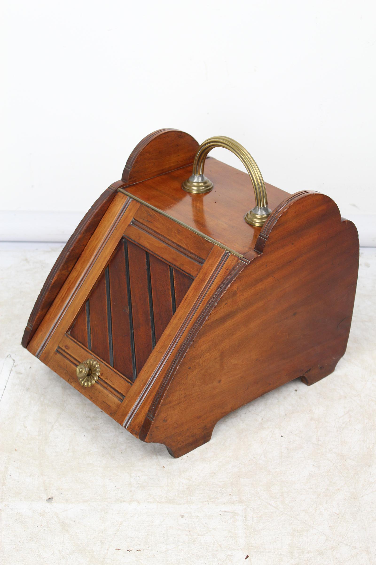 Victorian Mahogany Coal Scuttle (1 of 13) Victorian Mahogany Coal Scuttle (1 of 13)