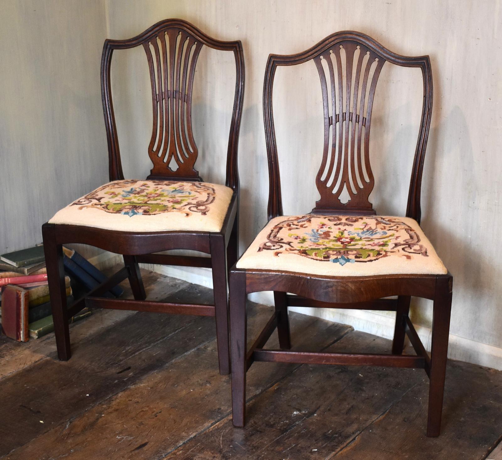 A Pair of Georgian Mahogany Side Chairs (1 of 5)