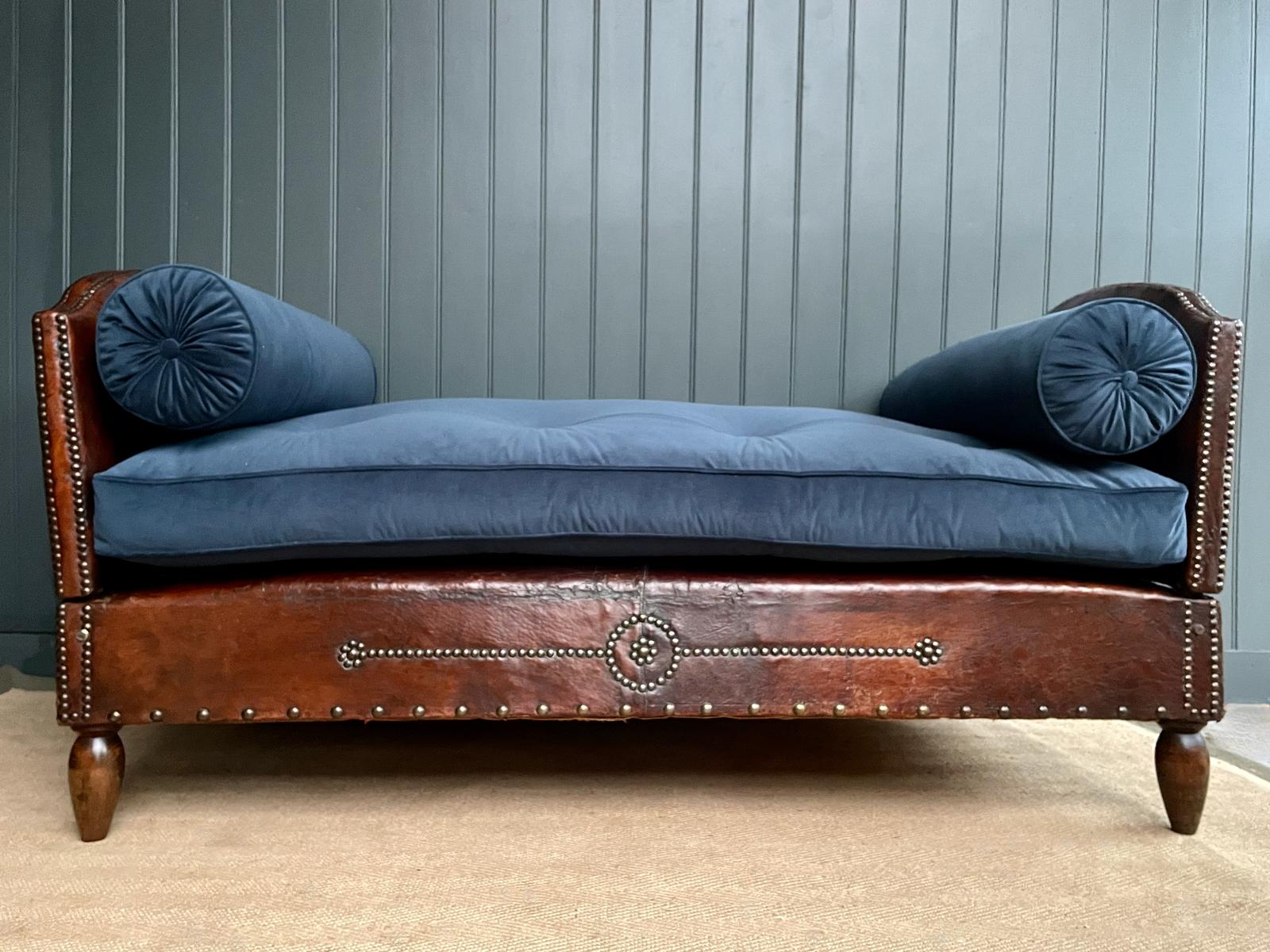 Beautiful French Leather Daybed (1 of 9) Beautiful French Leather Daybed (1 of 9)