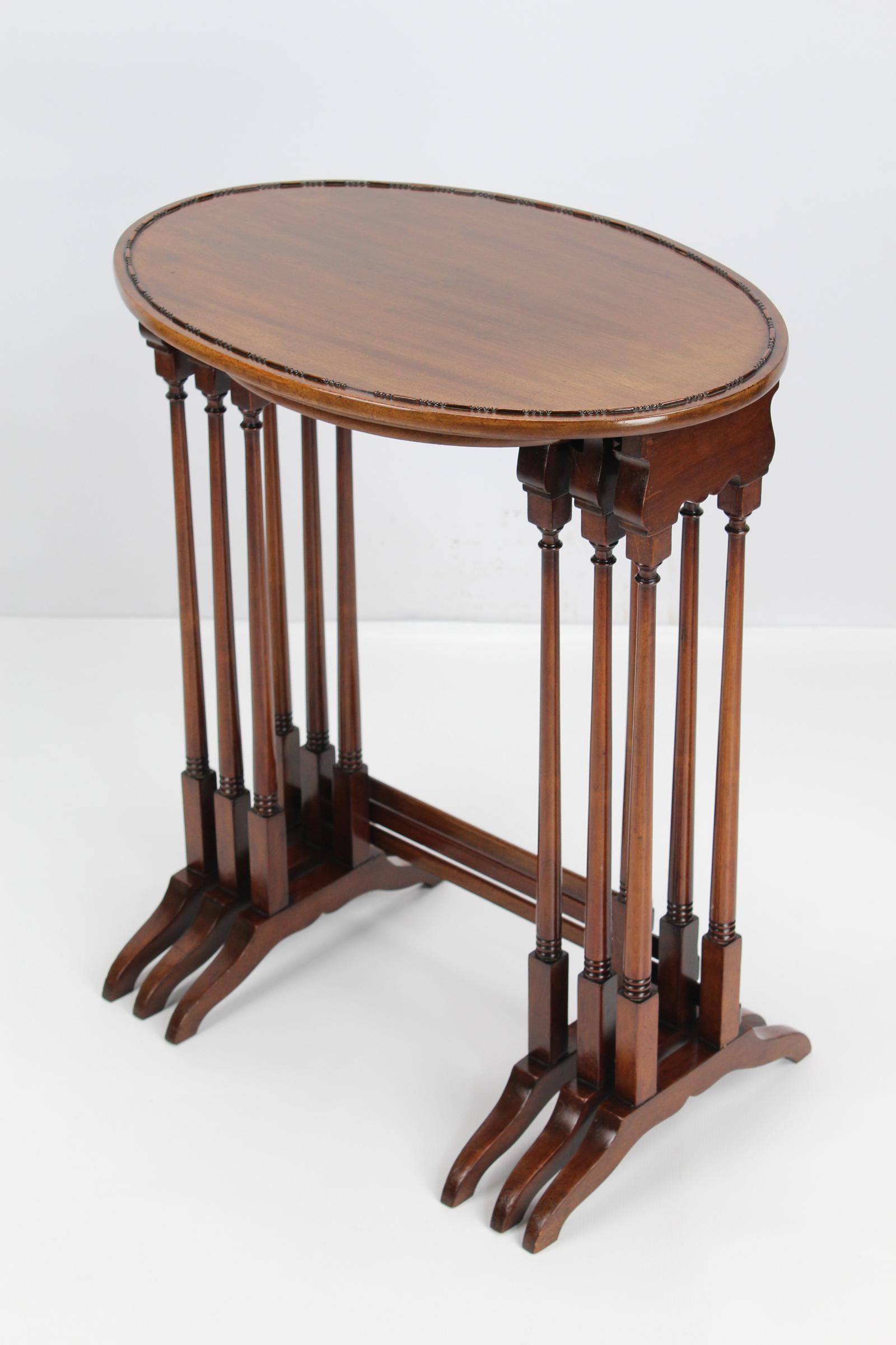 Victorian Nest of 3 Mahogany Tables by Gillows (1 of 13) Victorian Nest of 3 Mahogany Tables by Gillows (1 of 13)