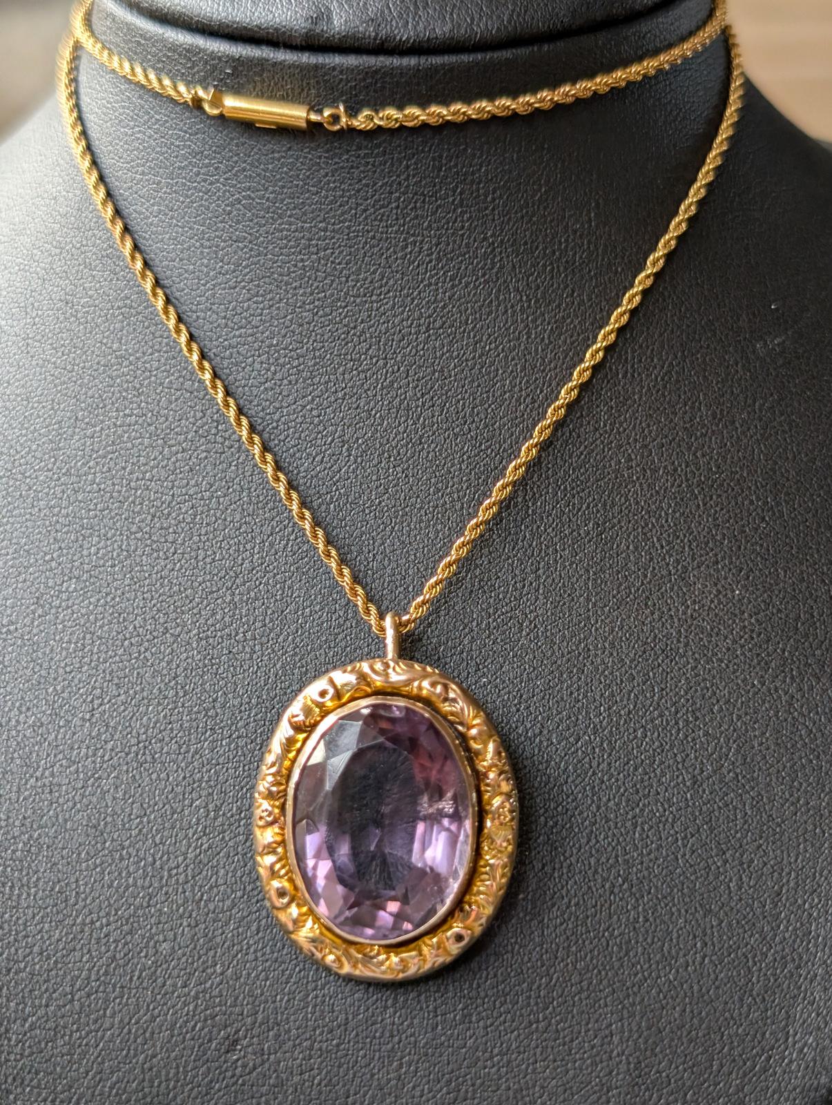 Large Victorian 9ct Gold Amethyst Pendant & Chain (1 of 10) Large Victorian 9ct Gold Amethyst Pendant & Chain (1 of 10)