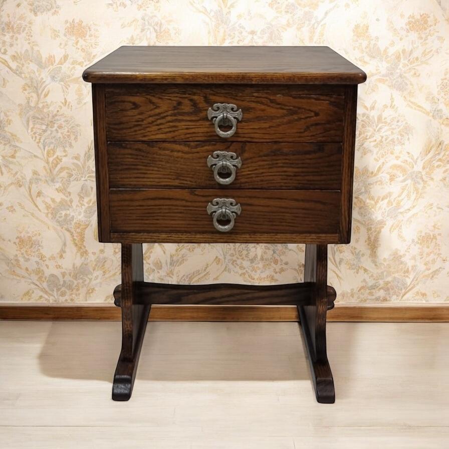 Vintage Oak Bedside Cabinet / Webber Furniture / C1970 (1 of 8)